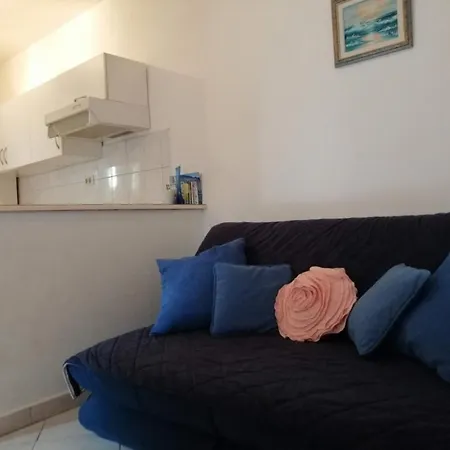 In With Air Conditioning, Wifi, Washing Machine 4982-7