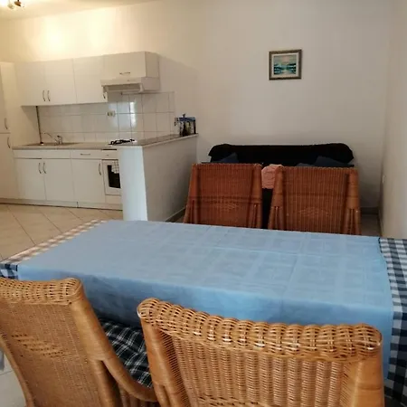 In With Air Conditioning, Wifi, Washing Machine 4982-7