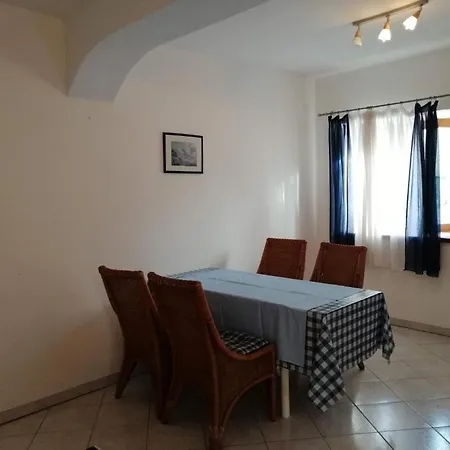 Appartement In With Air Conditioning, Wifi, Washing Machine 4982-7 *