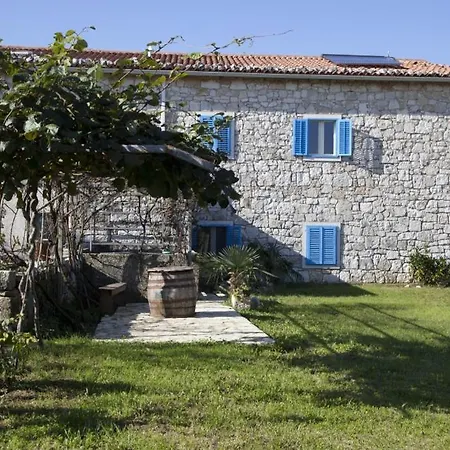 Appartement In With Air Conditioning, Wifi, Washing Machine 4982-7 *