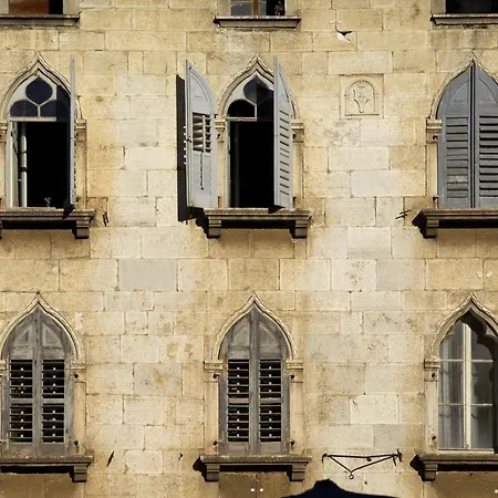 Appartement In With Air Conditioning, Wifi, Washing Machine 4982-7 *